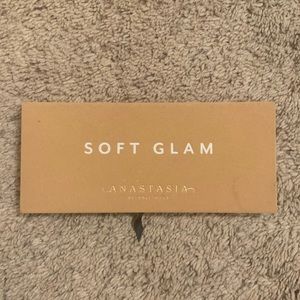 ABH Soft Glam Eyeshadow Palette